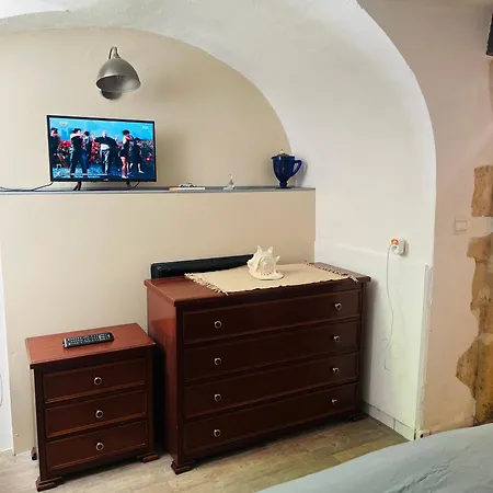 Rent Big With Breakfast Free In Old 3* Нанси