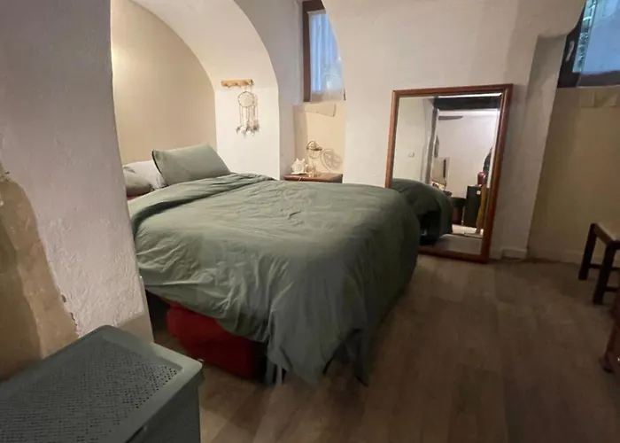 Bed & Breakfast Rent Big With Breakfast Free In Old 3*